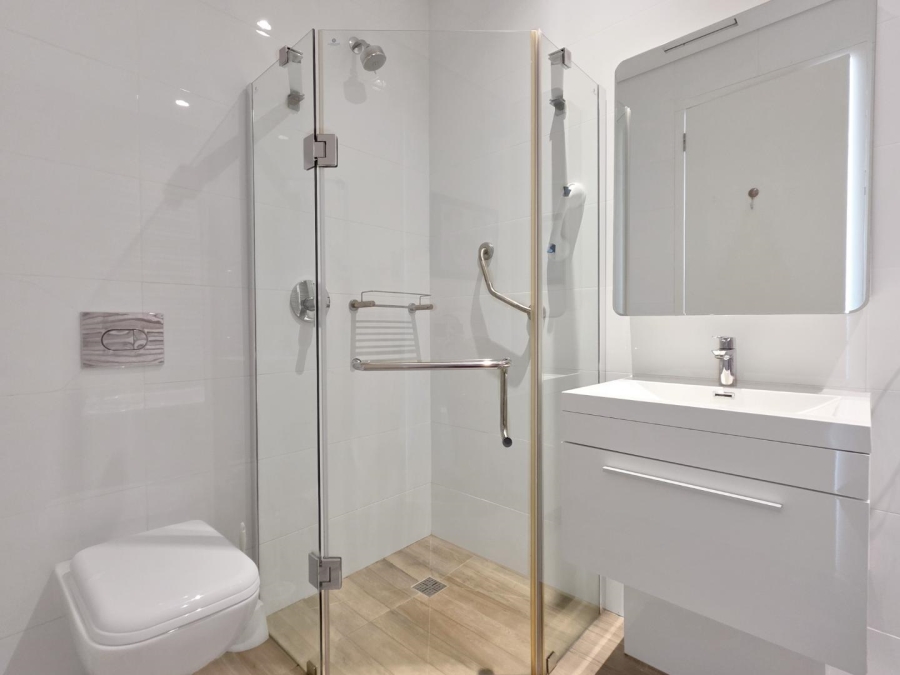 To Let 2 Bedroom Property for Rent in Green Point Western Cape